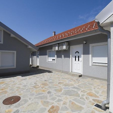 Relax Apartmani Kladovo Luaran gambar