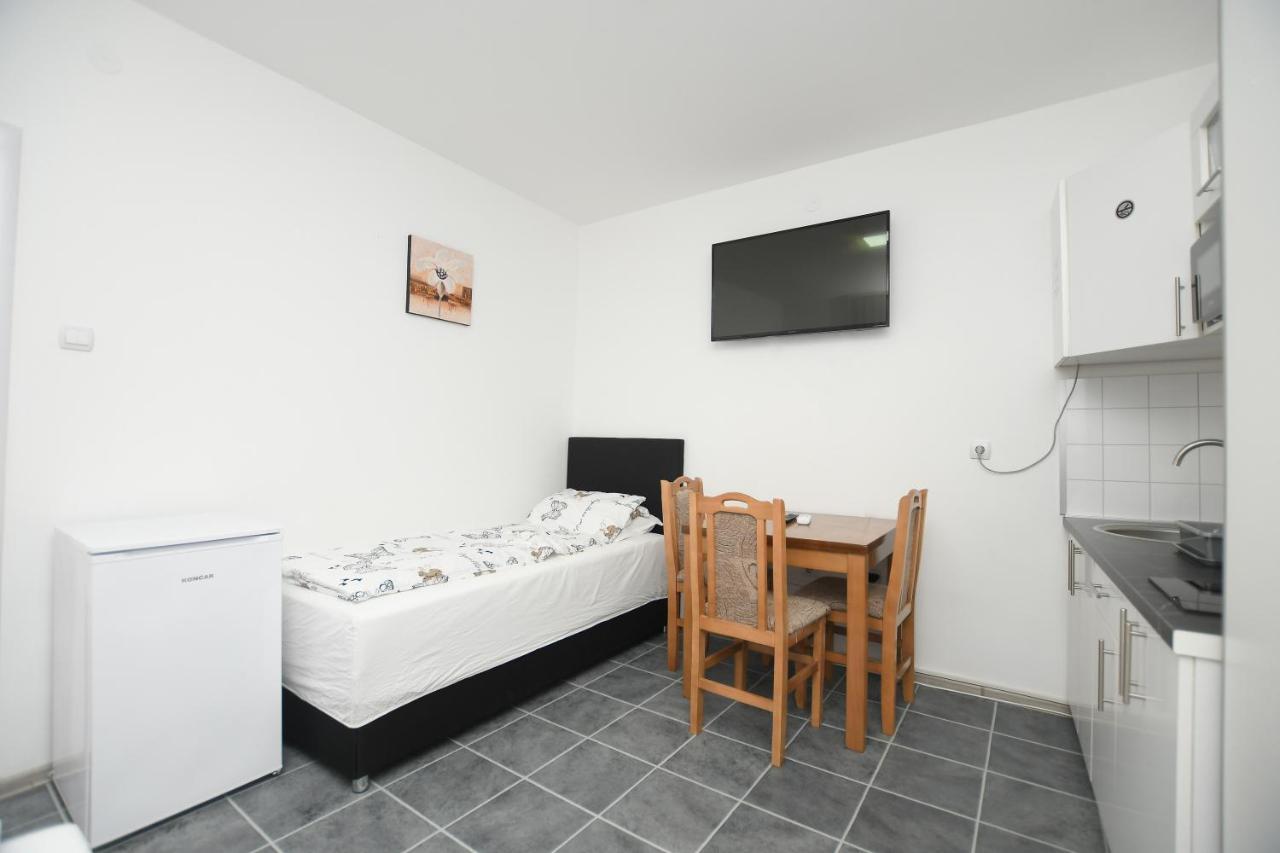 Relax Apartmani Kladovo Luaran gambar