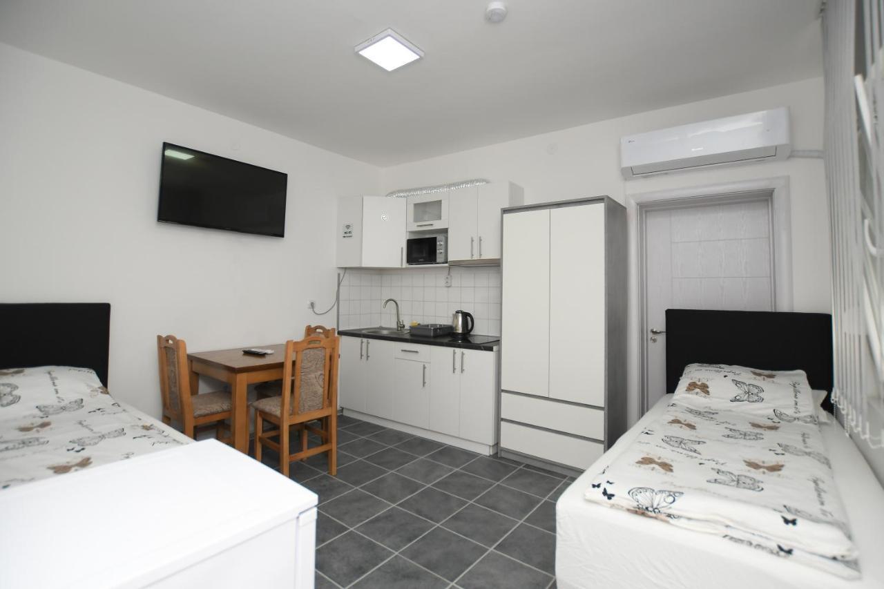 Relax Apartmani Kladovo Luaran gambar