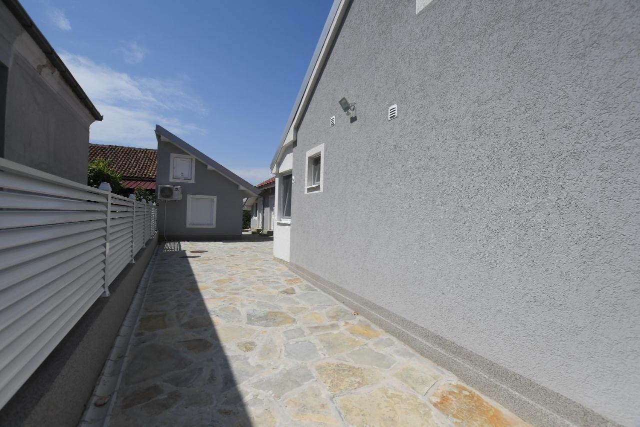 Relax Apartmani Kladovo Luaran gambar