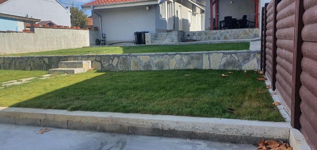 Relax Apartmani Kladovo Luaran gambar