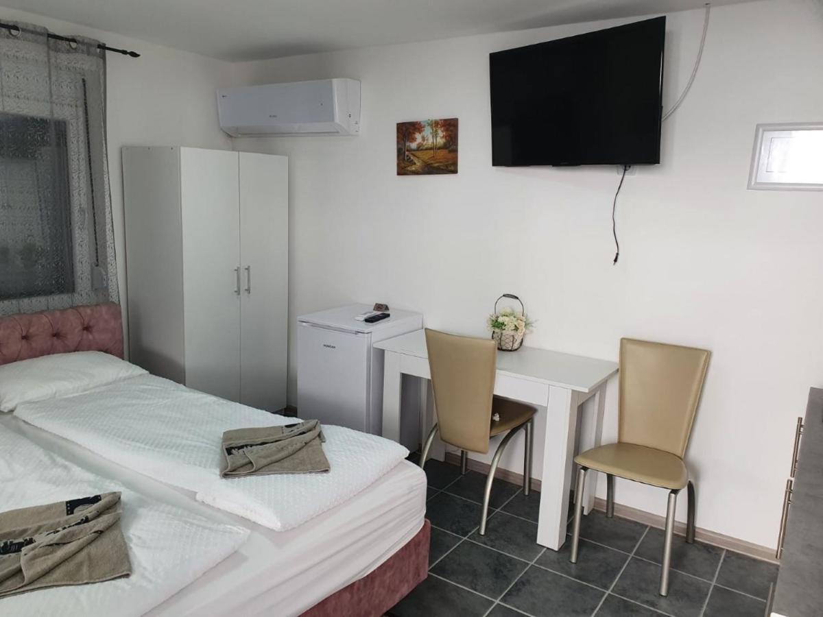 Relax Apartmani Kladovo Luaran gambar